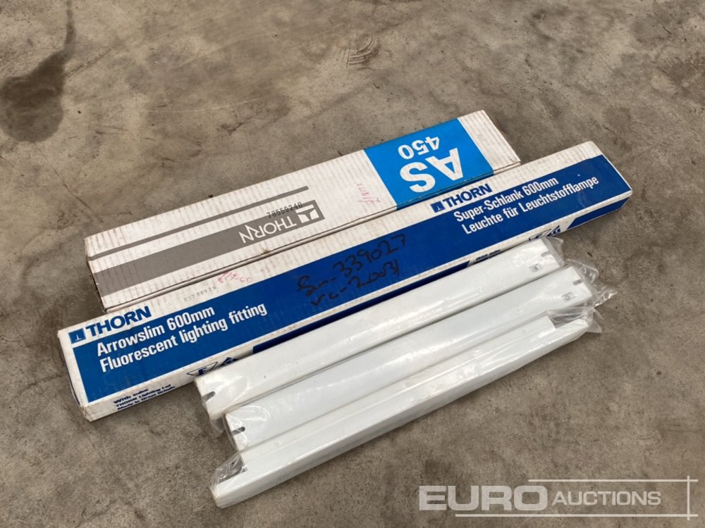 Unused Thorn Flourescent Ballasts (3 of), Thorn Fluorescent lights (2 of) - Echipament de atelier: Foto 1 Unused Thorn Flourescent Ballasts (3 of), Thorn Fluorescent lights (2 of) - Echipament de atelier: Foto 1