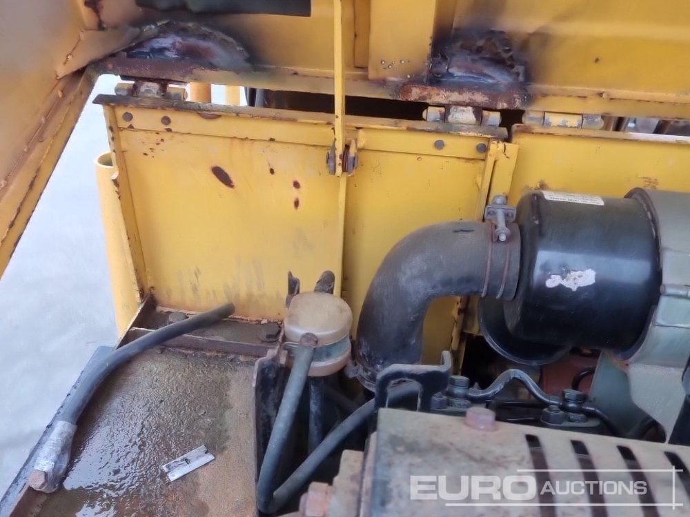 Mini excavator Yanmar YB10: Foto 26