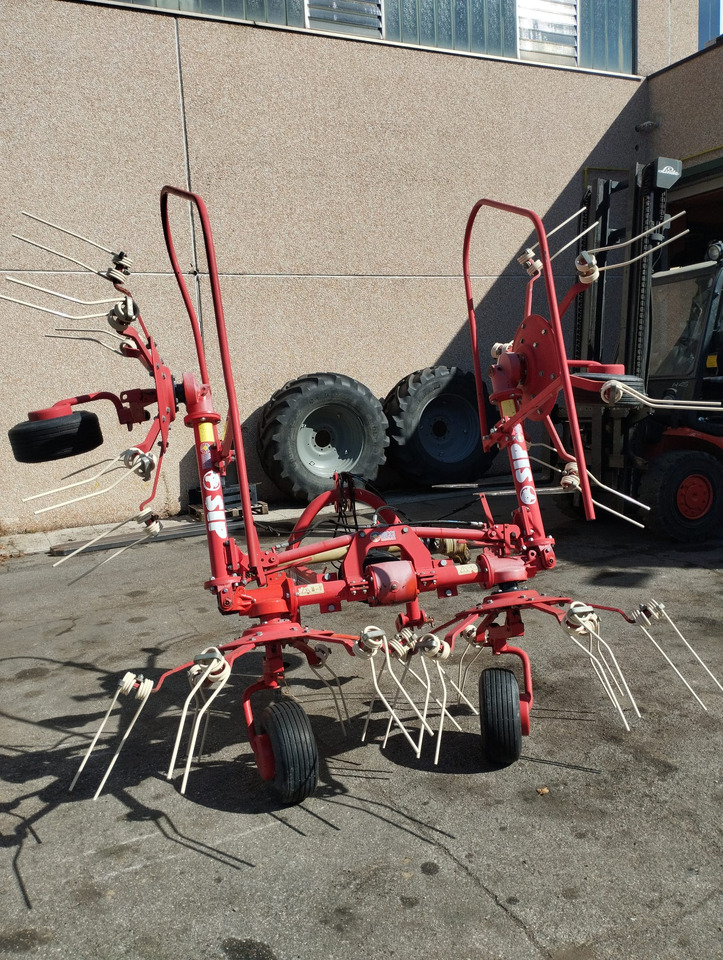 Voltafieno usato Sip 400 idraulico - Maşină de întors fânul: Foto 2 Voltafieno usato Sip 400 idraulico - Maşină de întors fânul: Foto 2