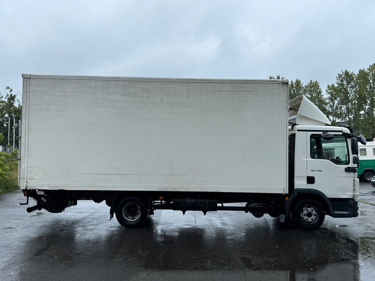 MAN TGL 7.150/Koffer 6m/Ladebordwand - Autoutilitară box: Foto 3 MAN TGL 7.150/Koffer 6m/Ladebordwand - Autoutilitară box: Foto 3