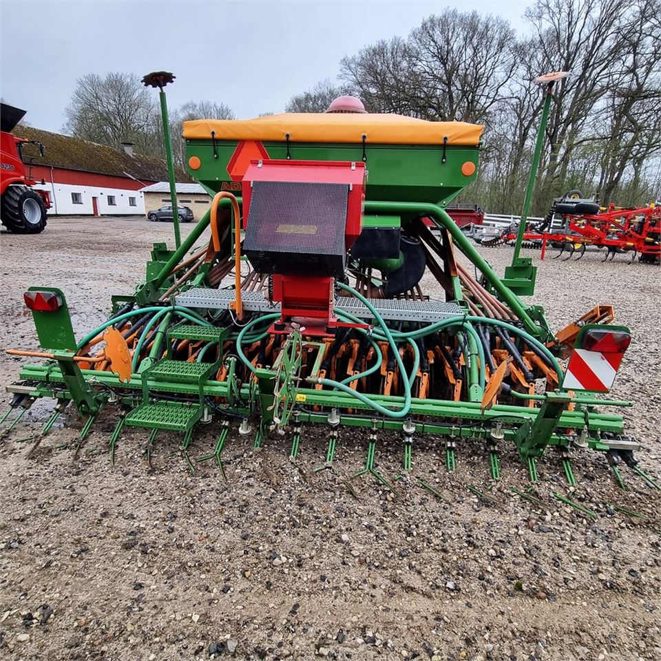 Amazone P 2000 - Maşină agricole pentru semanat: Foto 2 Amazone P 2000 - Maşină agricole pentru semanat: Foto 2