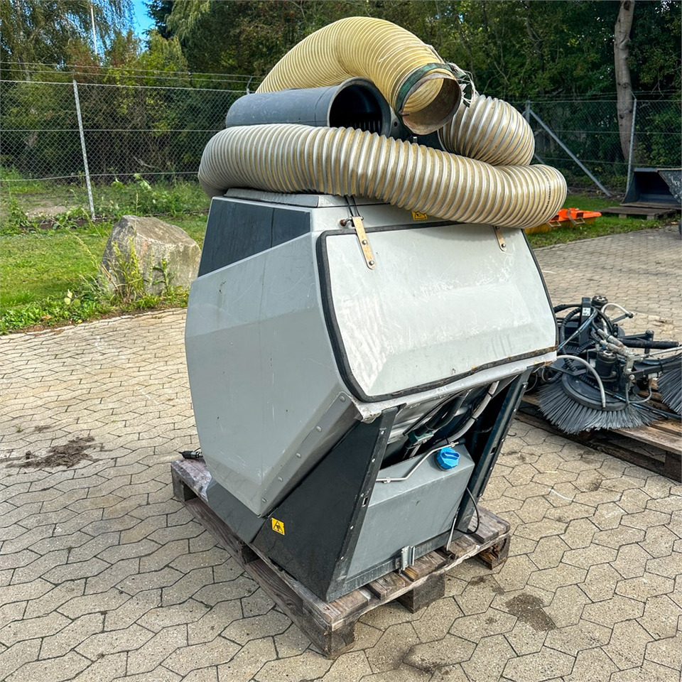 Nilfisk Engholm FS2150 & FK22150 - Ataşament pentru Măturătoare stradală: Foto 3 Nilfisk Engholm FS2150 & FK22150 - Ataşament pentru Măturătoare stradală: Foto 3