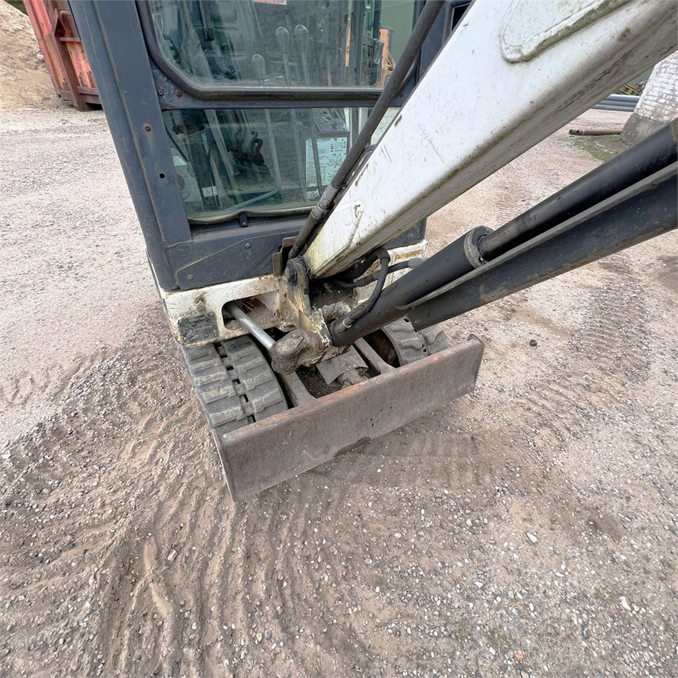 Mini excavator Bobcat 320: Foto 25