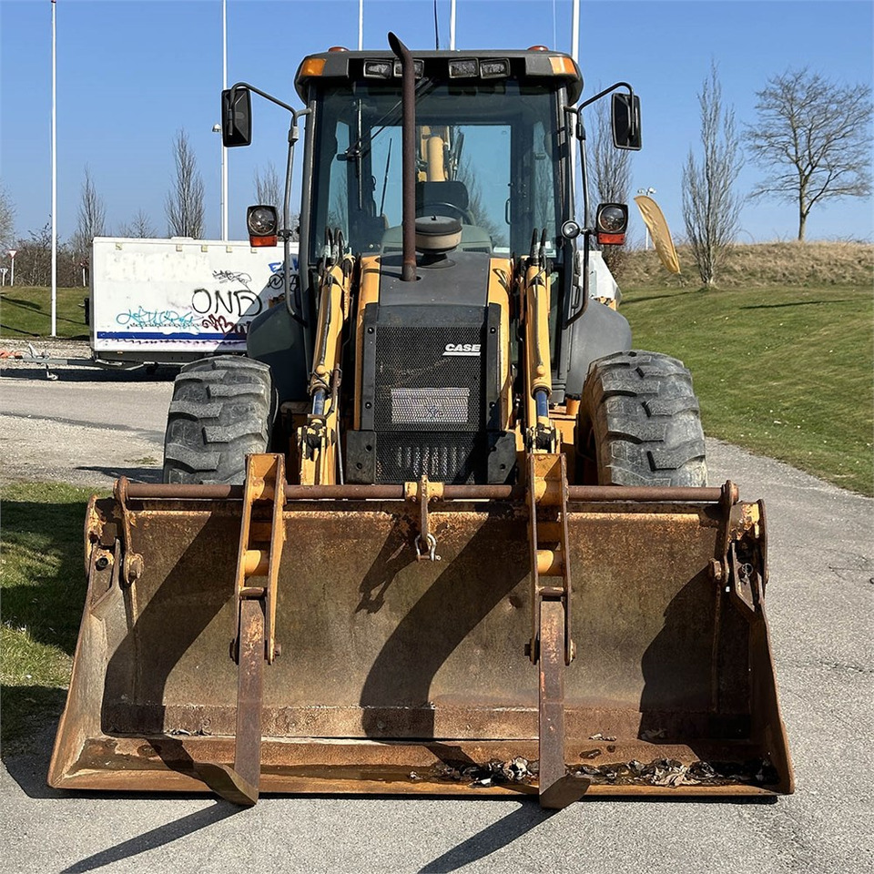 Case 695SM-4PS - Buldoexcavator: Foto 3 Case 695SM-4PS - Buldoexcavator: Foto 3