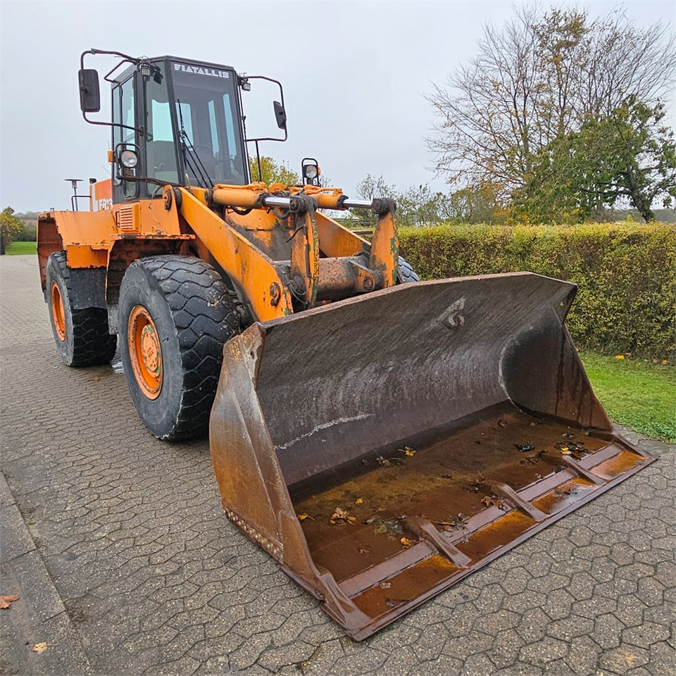 Fiat-Allis FR130 - Încărcător frontal pe pneuri: Foto 2 Fiat-Allis FR130 - Încărcător frontal pe pneuri: Foto 2