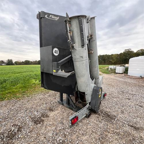 Fliegl ULS 400/500 - Utilaje de creştere vite: Foto 5 Fliegl ULS 400/500 - Utilaje de creştere vite: Foto 5