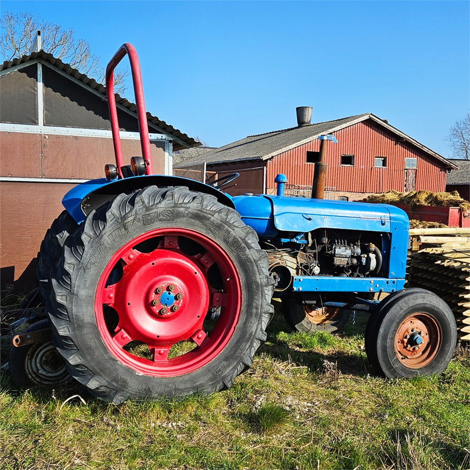 Ford T2 - Tractor agricol: Foto 4 Ford T2 - Tractor agricol: Foto 4