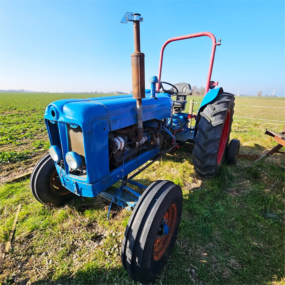 Ford T2 - Tractor agricol: Foto 3 Ford T2 - Tractor agricol: Foto 3