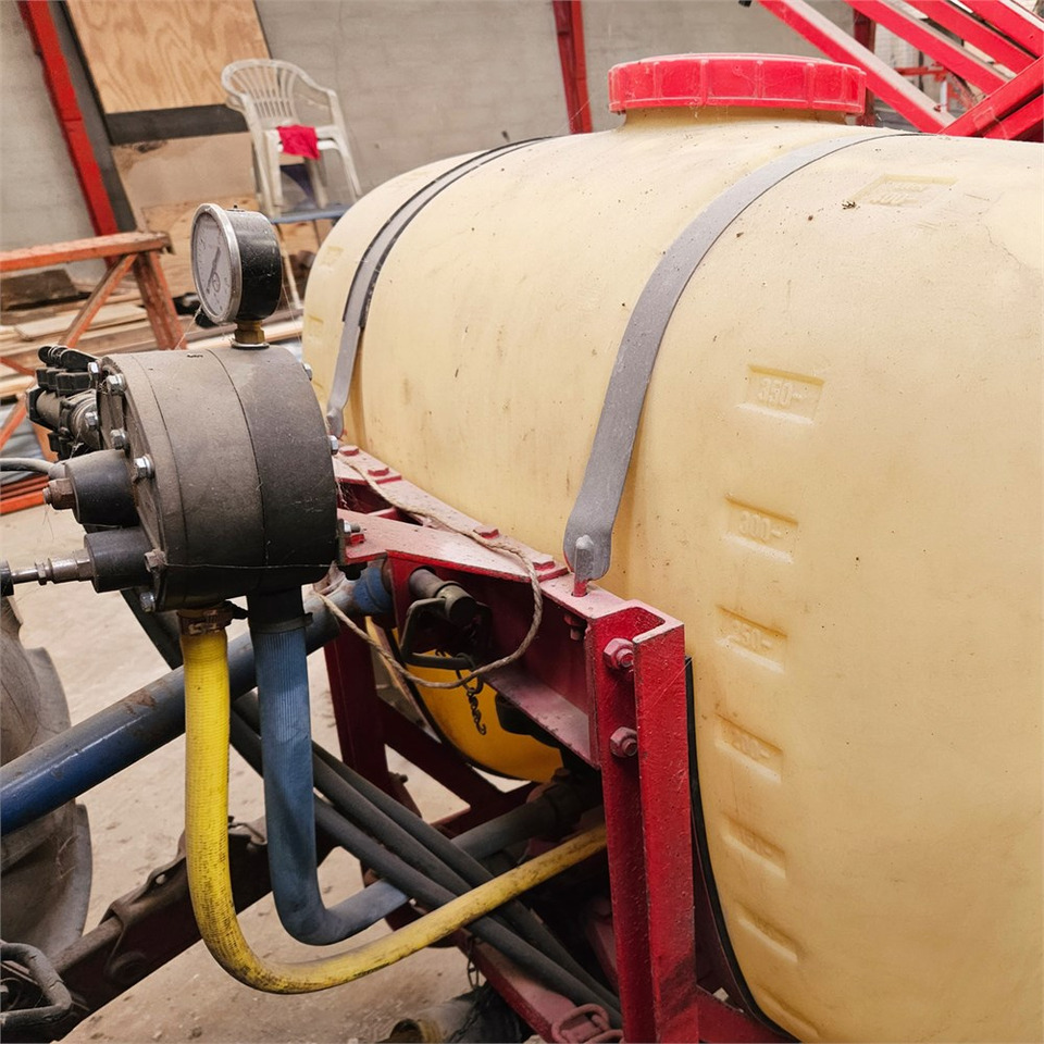 Hardi 400 liter - Maşină de erbicidat: Foto 5 Hardi 400 liter - Maşină de erbicidat: Foto 5