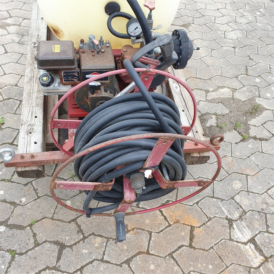 Hardi PU 300 - Maşină de erbicidat: Foto 3 Hardi PU 300 - Maşină de erbicidat: Foto 3