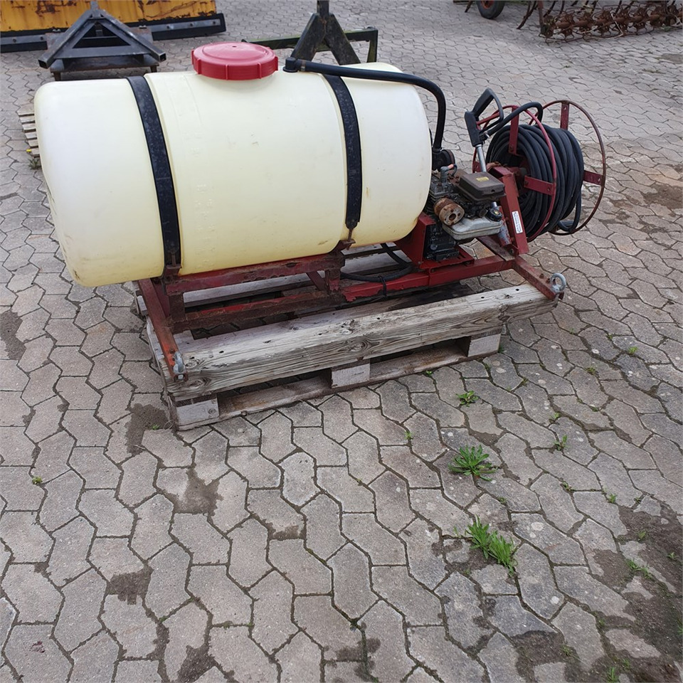 Hardi PU 300 - Maşină de erbicidat: Foto 2 Hardi PU 300 - Maşină de erbicidat: Foto 2