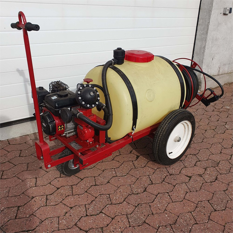 Hardi TR3-200 - Maşină de erbicidat: Foto 2 Hardi TR3-200 - Maşină de erbicidat: Foto 2
