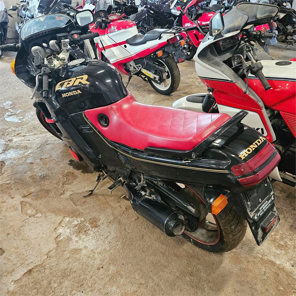 Honda CBR1000F - Motocicletă: Foto 5 Honda CBR1000F - Motocicletă: Foto 5