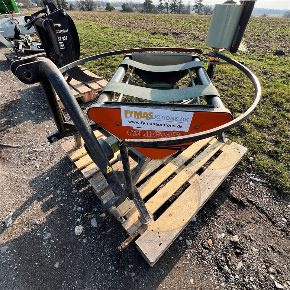 ...If the Make is not found, write wish in field Note W55 Miniwrapper - Utilaje pentru fân: Foto 2 ...If the Make is not found, write wish in field Note W55 Miniwrapper - Utilaje pentru fân: Foto 2