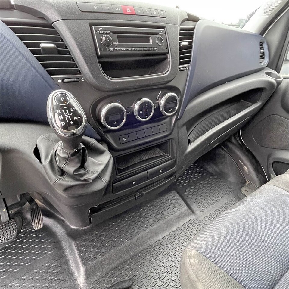 Leasing de Iveco 35-120 HI Matic Iveco 35-120 HI Matic: Foto 15 Leasing de Iveco 35-120 HI Matic Iveco 35-120 HI Matic: Foto 15