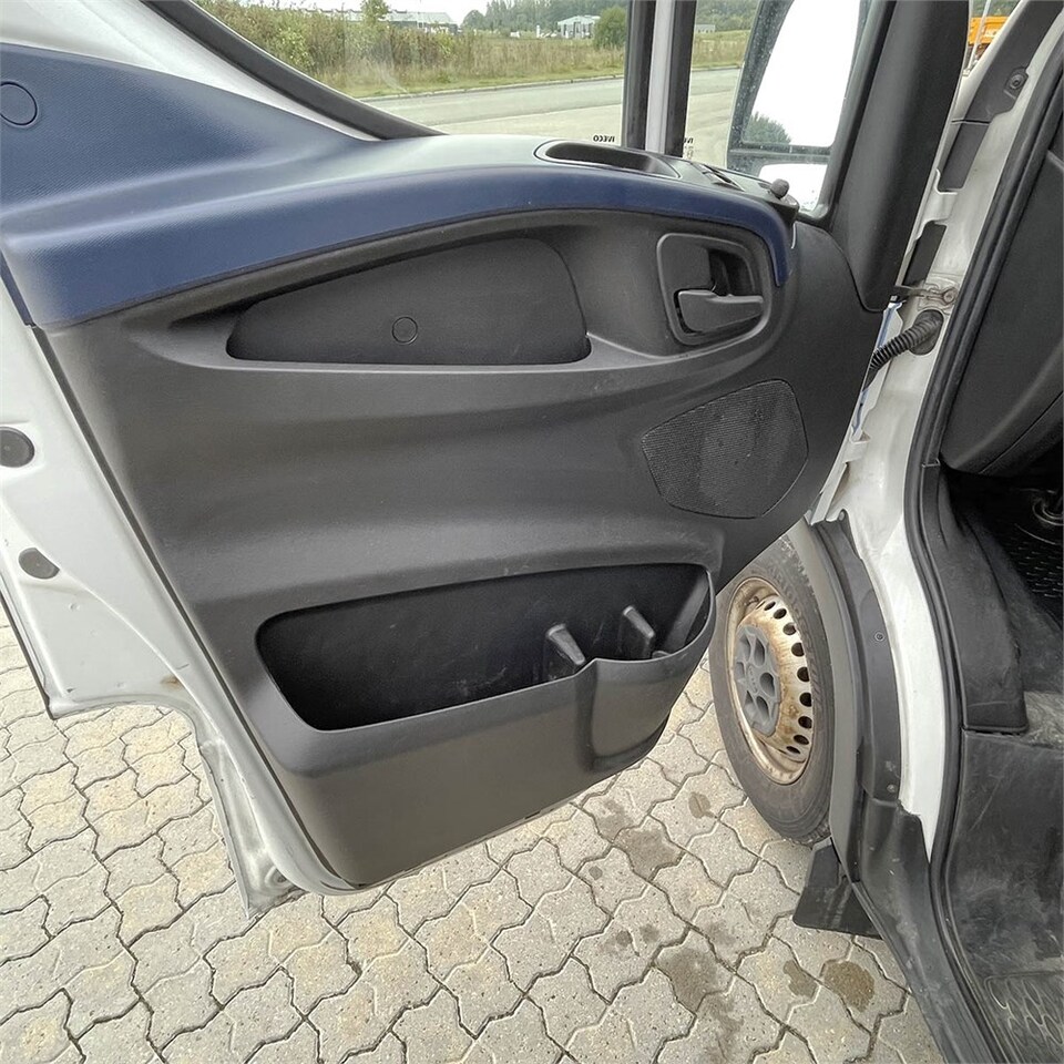 Leasing de Iveco 35-120 HI Matic Iveco 35-120 HI Matic: Foto 17 Leasing de Iveco 35-120 HI Matic Iveco 35-120 HI Matic: Foto 17