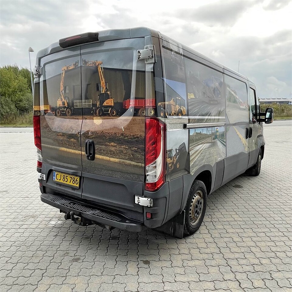 Leasing de Iveco 35-120 HI Matic Iveco 35-120 HI Matic: Foto 8 Leasing de Iveco 35-120 HI Matic Iveco 35-120 HI Matic: Foto 8