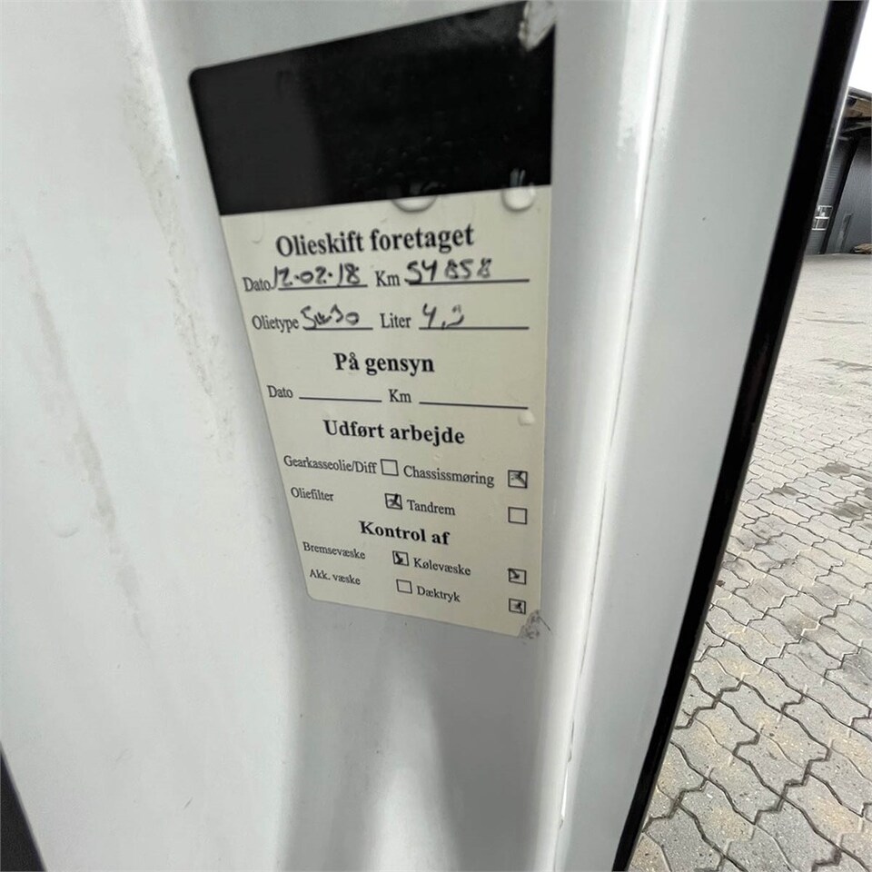 Leasing de Iveco 35-120 HI Matic Iveco 35-120 HI Matic: Foto 25 Leasing de Iveco 35-120 HI Matic Iveco 35-120 HI Matic: Foto 25