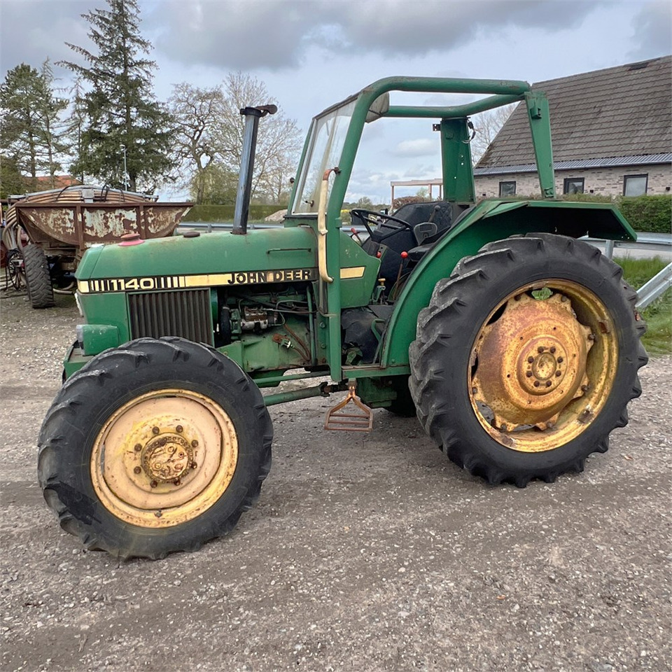 John Deere 1140 - Tractor agricol: Foto 4 John Deere 1140 - Tractor agricol: Foto 4
