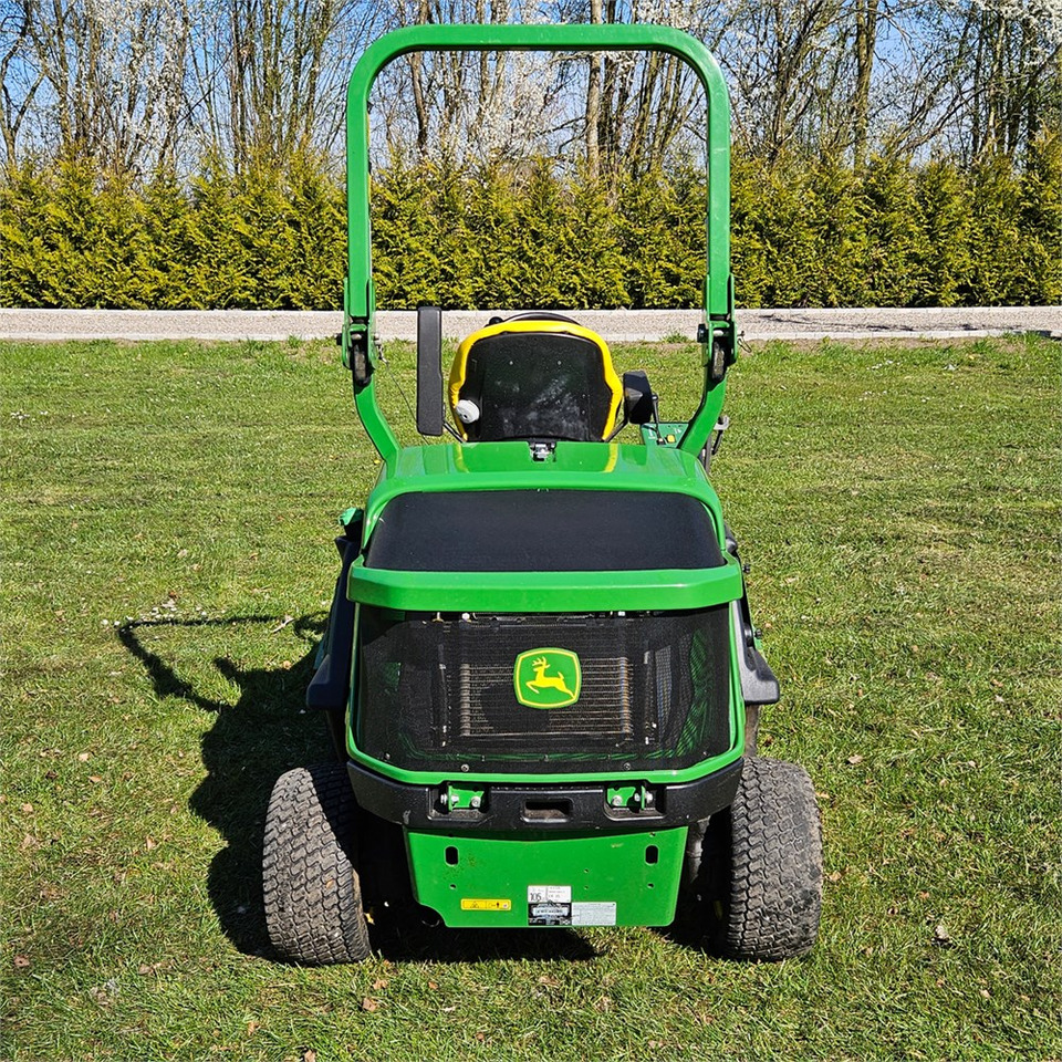 John Deere 1550 TerrainCut - Maşină de tuns iarba: Foto 4 John Deere 1550 TerrainCut - Maşină de tuns iarba: Foto 4