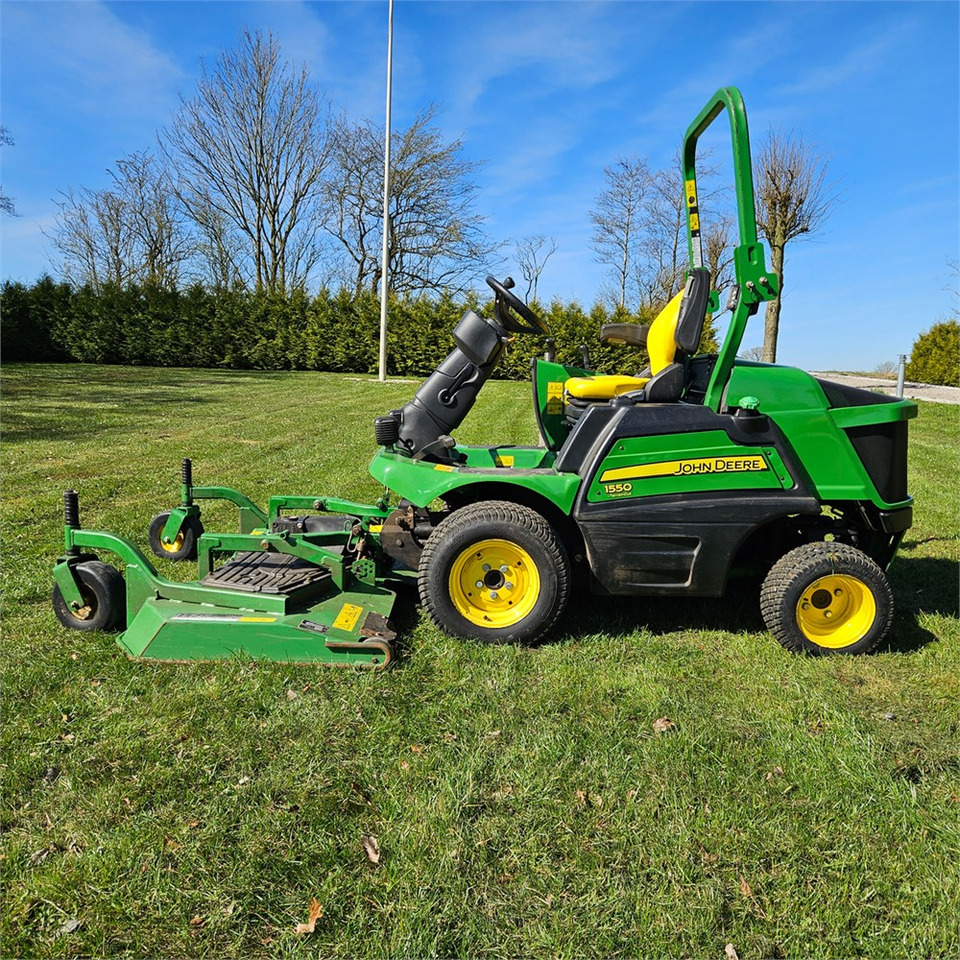 John Deere 1550 TerrainCut - Maşină de tuns iarba: Foto 4 John Deere 1550 TerrainCut - Maşină de tuns iarba: Foto 4