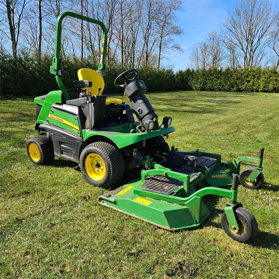 John Deere 1550 TerrainCut - Maşină de tuns iarba: Foto 1 John Deere 1550 TerrainCut - Maşină de tuns iarba: Foto 1
