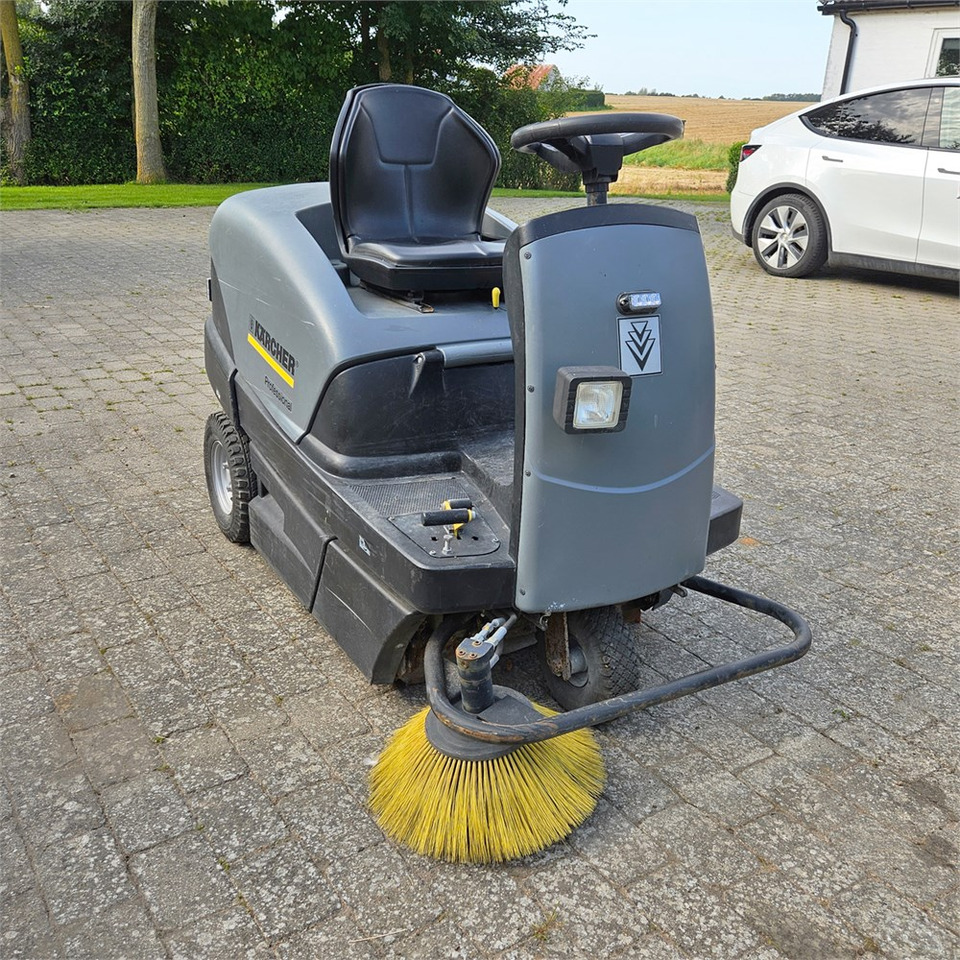 Kärcher Km 100/100 RG - Mașină de măturat industrială: Foto 5 Kärcher Km 100/100 RG - Mașină de măturat industrială: Foto 5