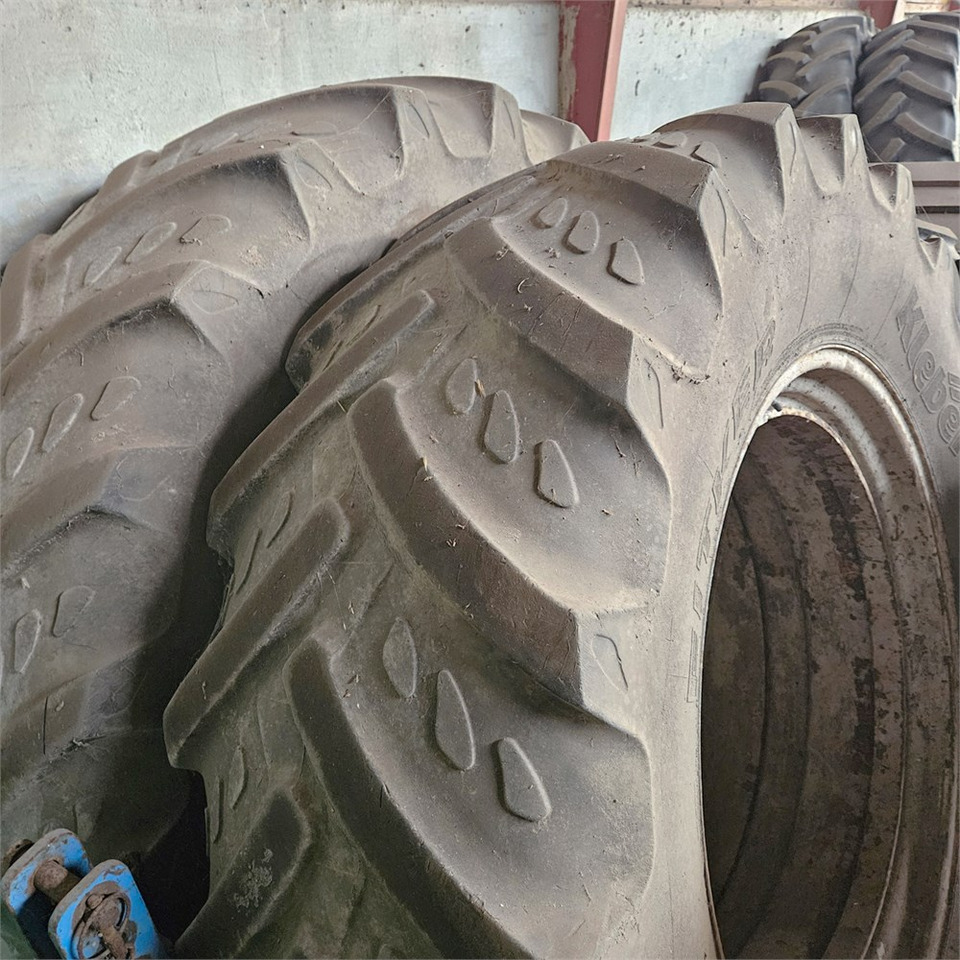 Kleber 520/70 R38 - Tractor agricol: Foto 1 Kleber 520/70 R38 - Tractor agricol: Foto 1