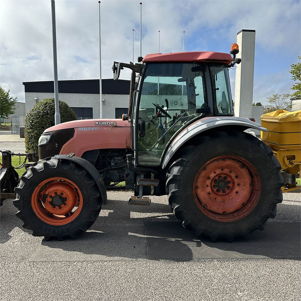 Kubota M 9540 2/4 WD - Tractor agricol: Foto 4 Kubota M 9540 2/4 WD - Tractor agricol: Foto 4