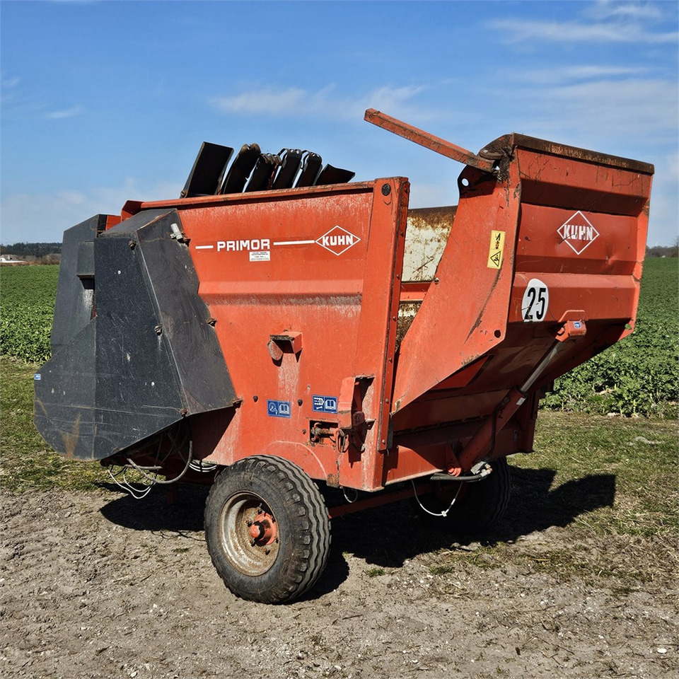 Kuhn PRI 3560 - Utilaje de creştere vite: Foto 3 Kuhn PRI 3560 - Utilaje de creştere vite: Foto 3