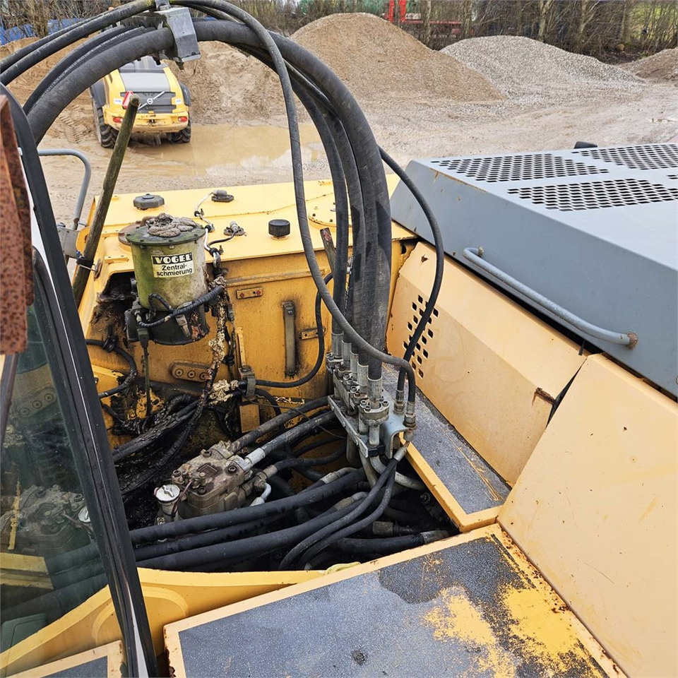 Excavator pe şenile Liebherr R944B HD-SL Litronic: Foto 25 Excavator pe şenile Liebherr R944B HD-SL Litronic: Foto 25