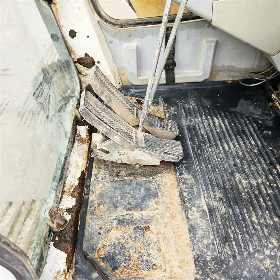 Excavator pe şenile Liebherr R944B HD-SL Litronic: Foto 13 Excavator pe şenile Liebherr R944B HD-SL Litronic: Foto 13