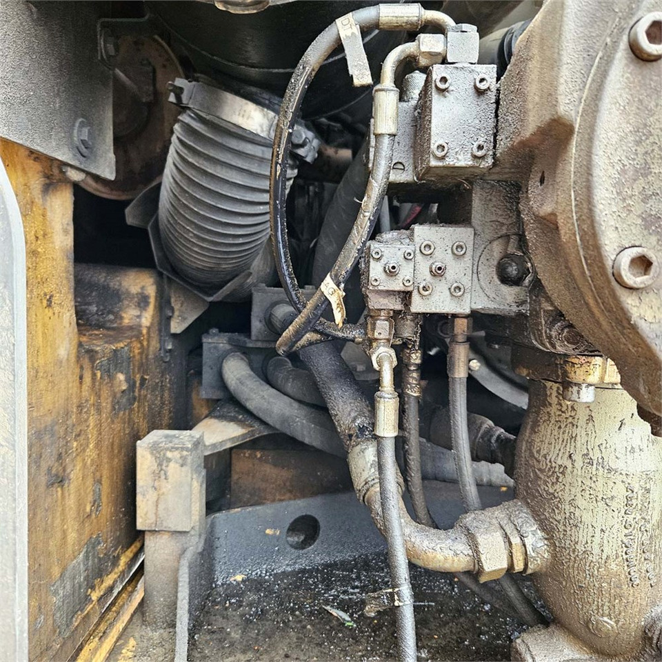 Excavator pe şenile Liebherr R944B HD-SL Litronic: Foto 37 Excavator pe şenile Liebherr R944B HD-SL Litronic: Foto 37