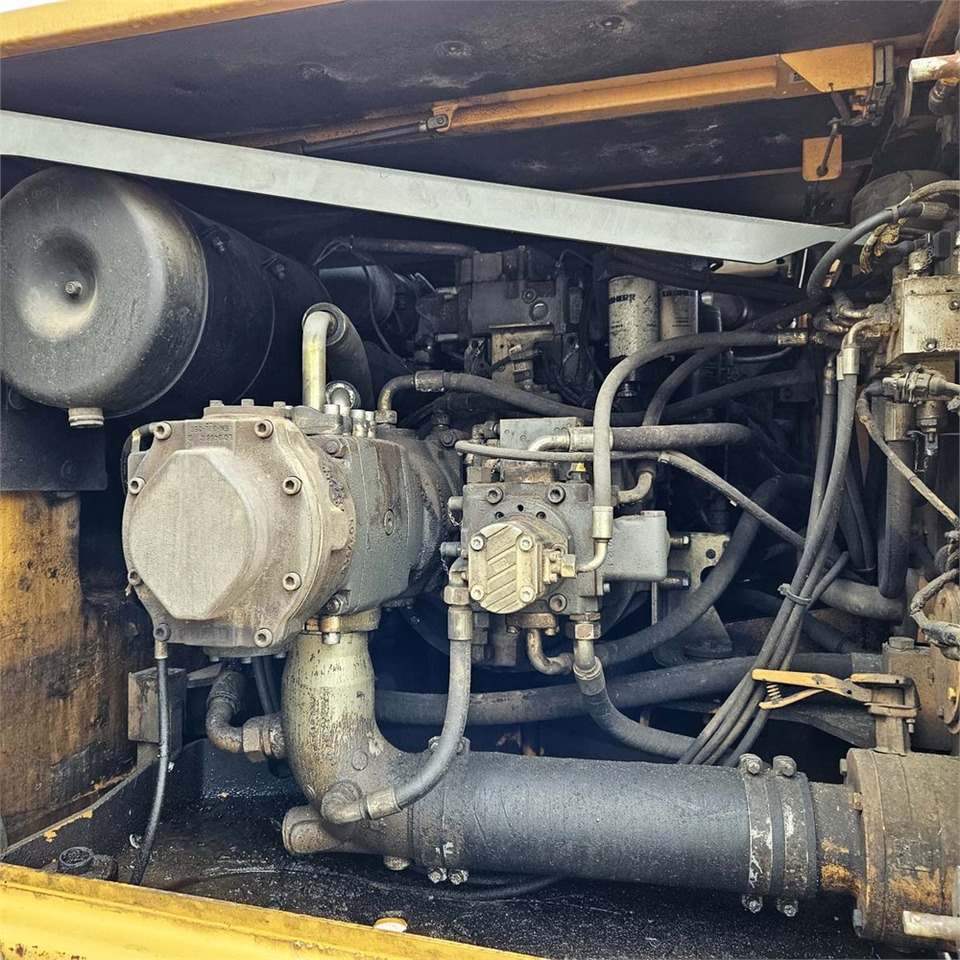 Excavator pe şenile Liebherr R944B HD-SL Litronic: Foto 35 Excavator pe şenile Liebherr R944B HD-SL Litronic: Foto 35