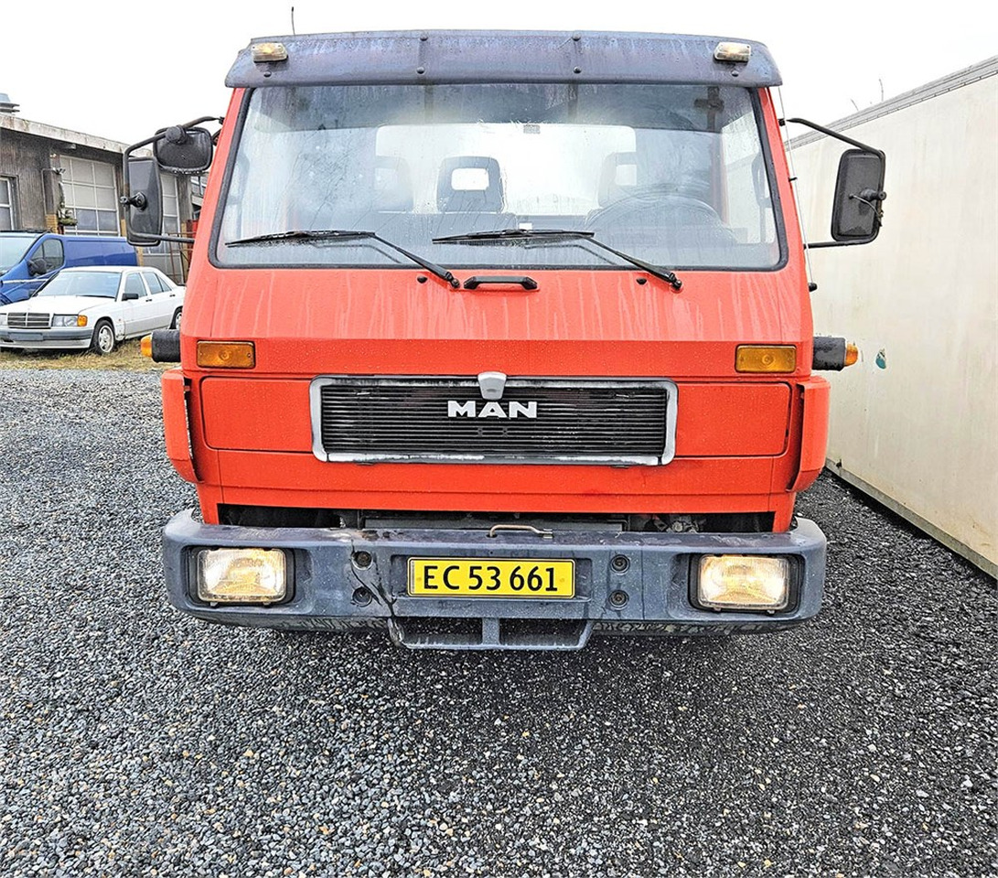 MAN 10 150 - Camion platformă: Foto 2 MAN 10 150 - Camion platformă: Foto 2