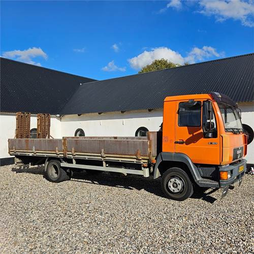 MAN 8 163 lc - Camion platformă: Foto 1 MAN 8 163 lc - Camion platformă: Foto 1