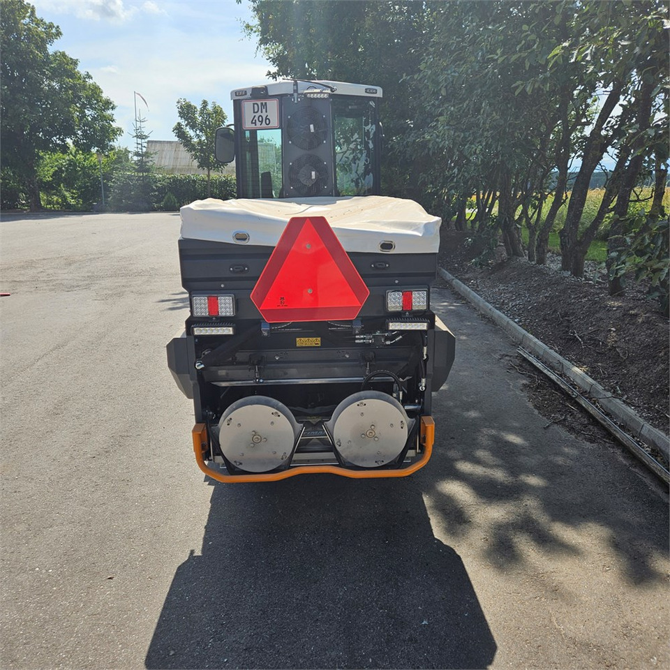 Timan T2A 3330 - Maşina comunala: Foto 4 Timan T2A 3330 - Maşina comunala: Foto 4