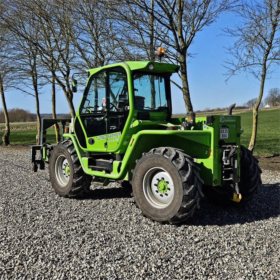 Merlo TURBO FARMER P40.7CS - Stivuitor telescopic: Foto 5 Merlo TURBO FARMER P40.7CS - Stivuitor telescopic: Foto 5