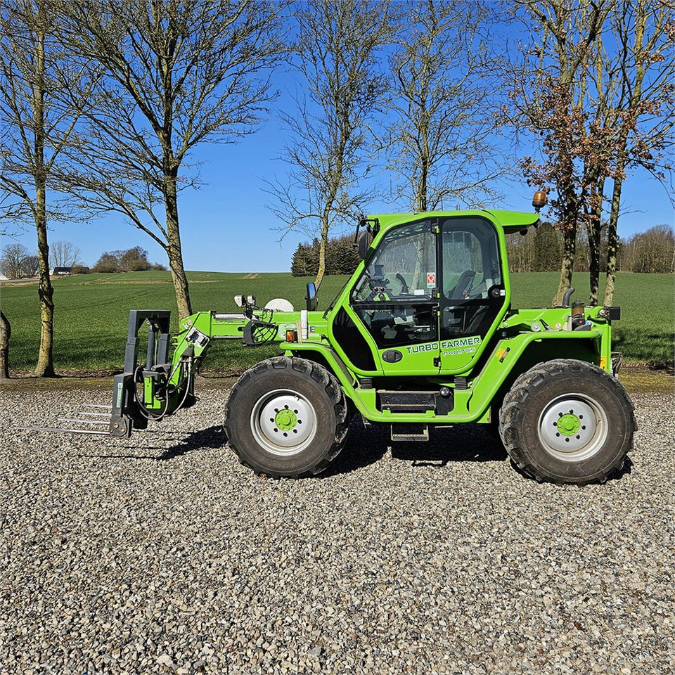 Merlo TURBO FARMER P40.7CS - Stivuitor telescopic: Foto 2 Merlo TURBO FARMER P40.7CS - Stivuitor telescopic: Foto 2