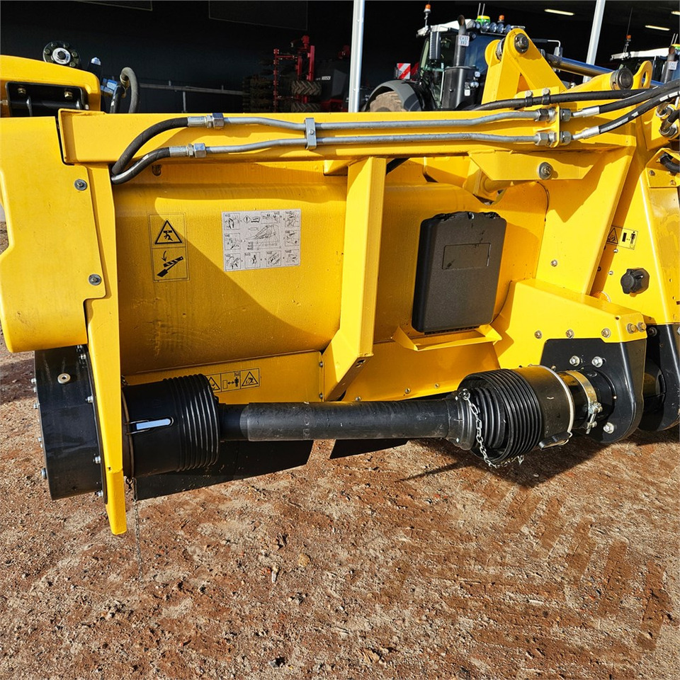 Combină agricola New Holland F8: Foto 12