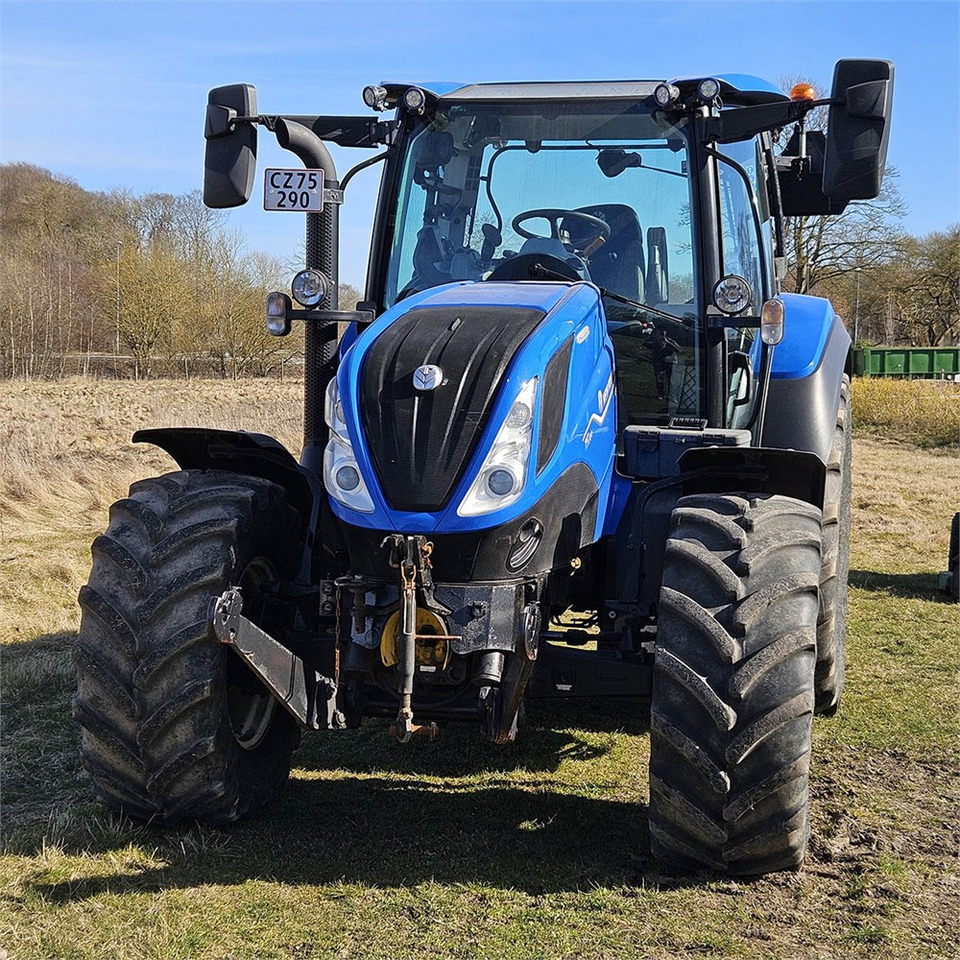 New Holland T5.120 DC - Tractor agricol: Foto 2 New Holland T5.120 DC - Tractor agricol: Foto 2