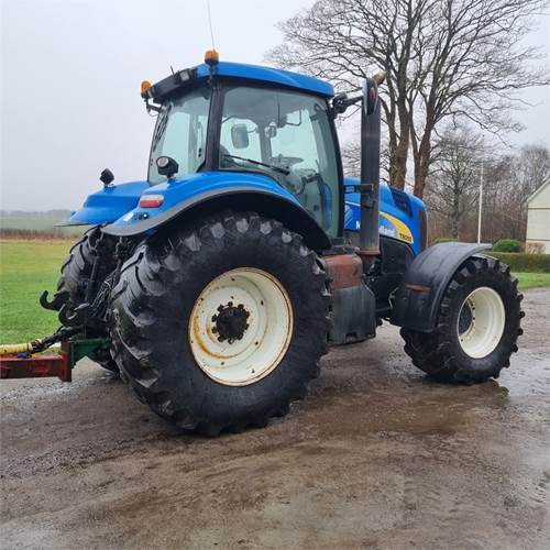 New Holland T8050 Class 5 - Tractor agricol: Foto 3 New Holland T8050 Class 5 - Tractor agricol: Foto 3