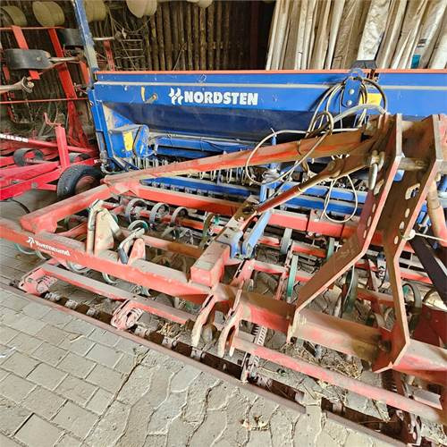 Nordsten NS 3040 - Maşină agricole pentru semanat: Foto 4 Nordsten NS 3040 - Maşină agricole pentru semanat: Foto 4