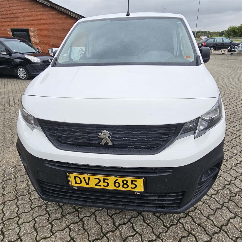 Autoutilitară compactă Peugeot Partner 1,5 Blue HDI 100 L1: Foto 10