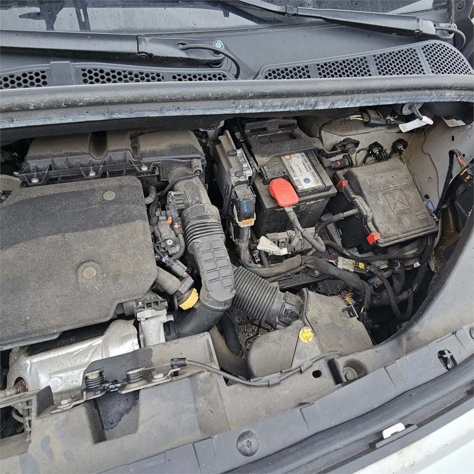 Autoutilitară compactă Peugeot Partner 1,5 Blue HDI 100 L1: Foto 17