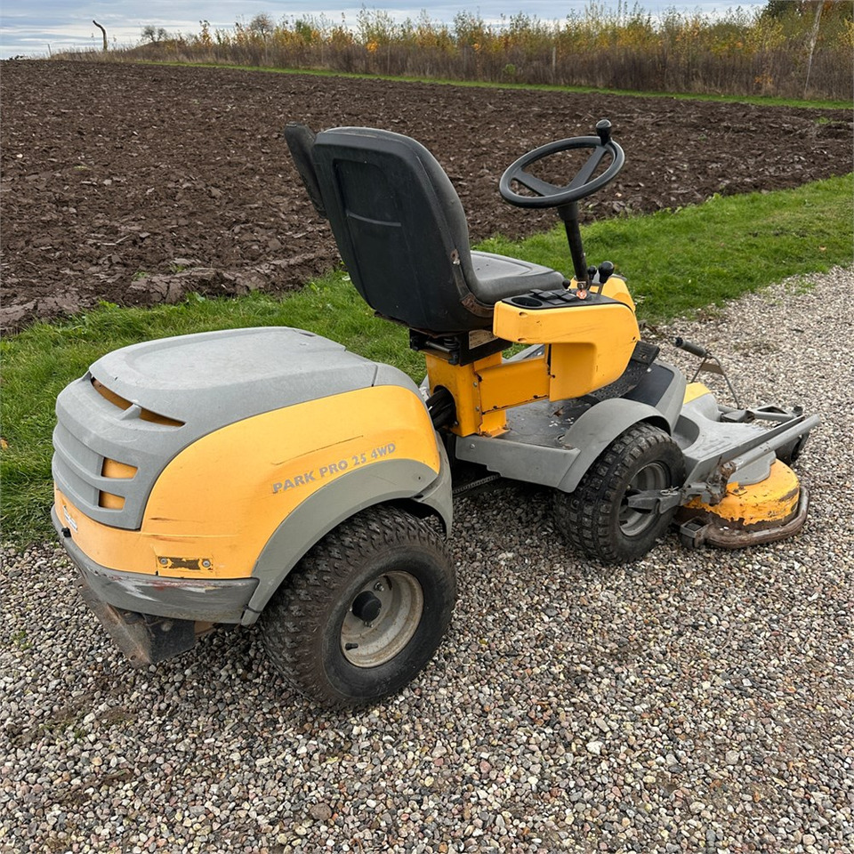 Maşină de tuns iarba Stiga P901 Parkpro 25 4WD: Foto 8