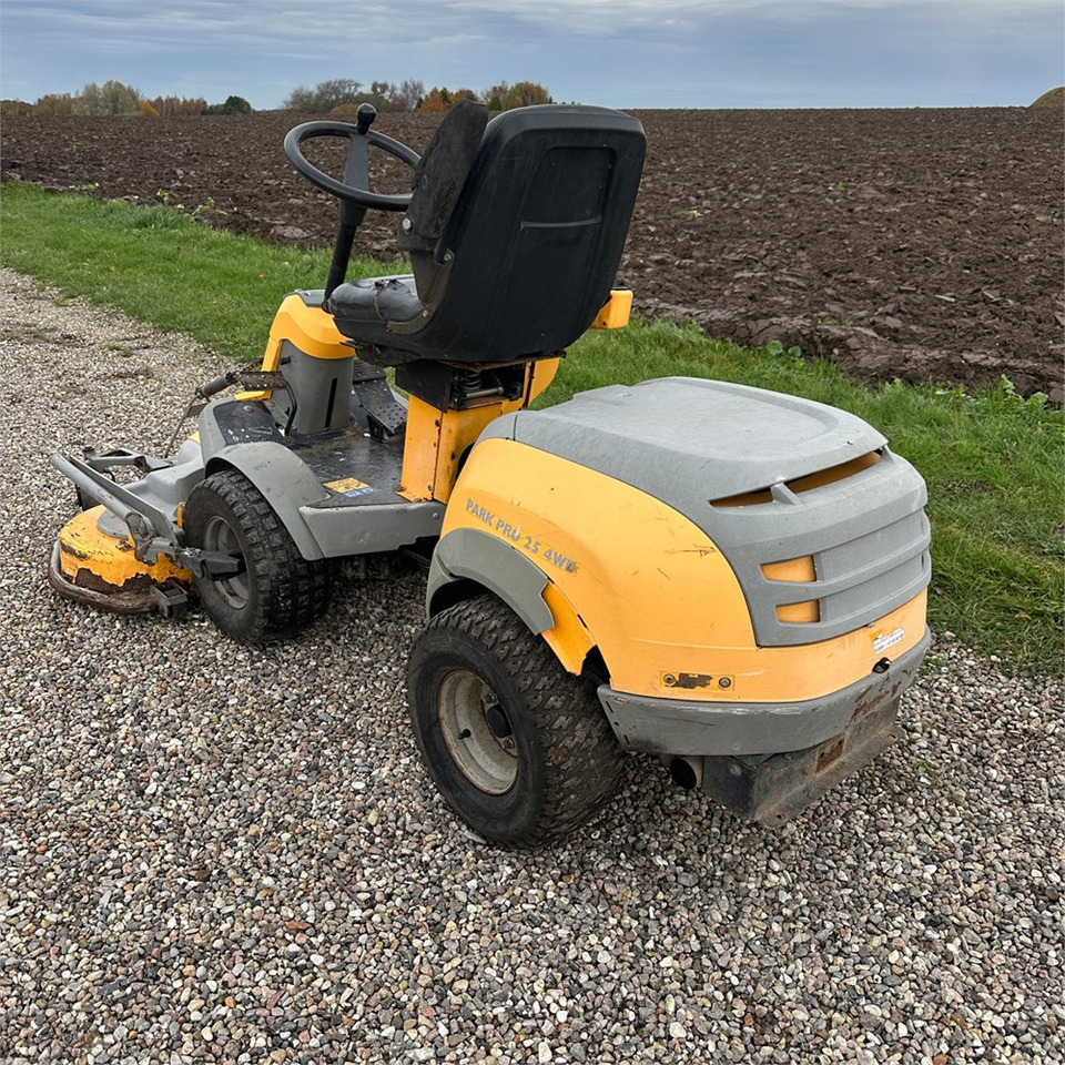 Maşină de tuns iarba Stiga P901 Parkpro 25 4WD: Foto 6