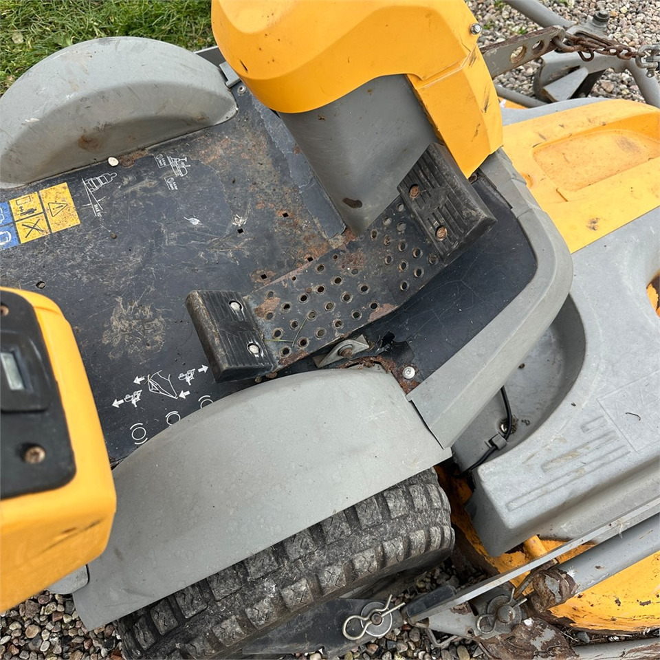 Maşină de tuns iarba Stiga P901 Parkpro 25 4WD: Foto 14