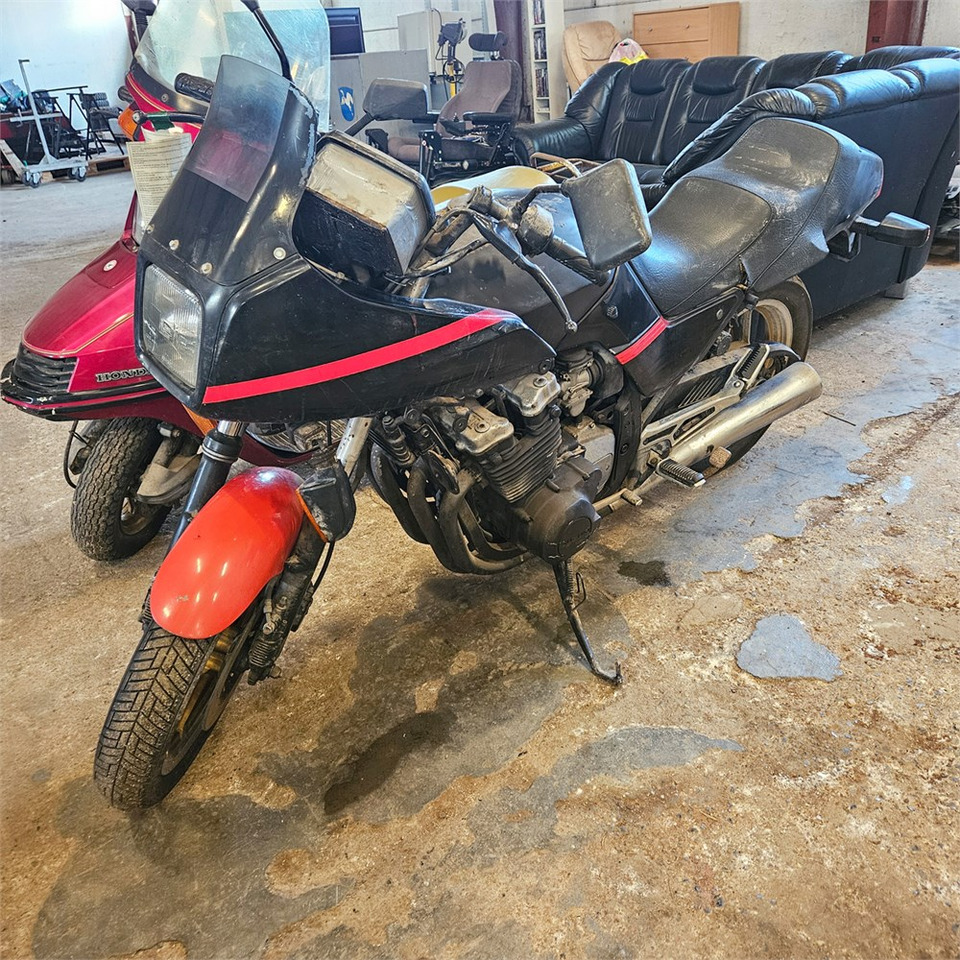 Suzuki GR72A - Motocicletă: Foto 2 Suzuki GR72A - Motocicletă: Foto 2