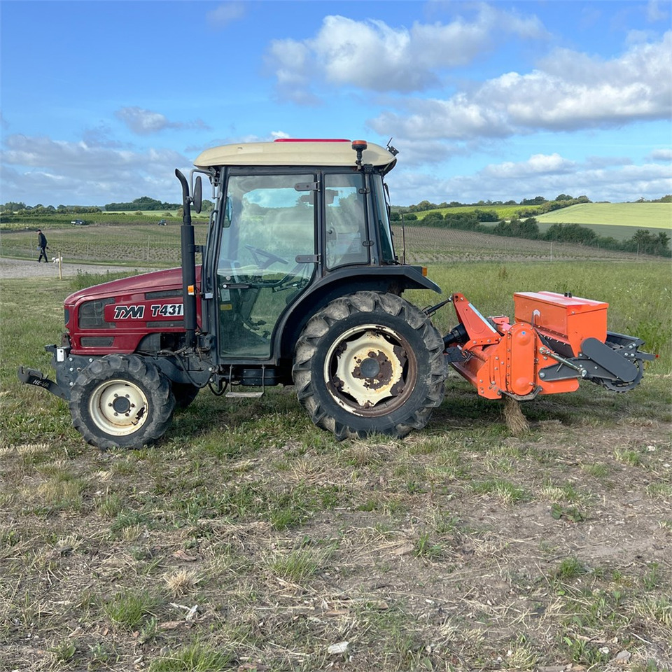 TYM T 431 - Tractor comunal: Foto 5 TYM T 431 - Tractor comunal: Foto 5
